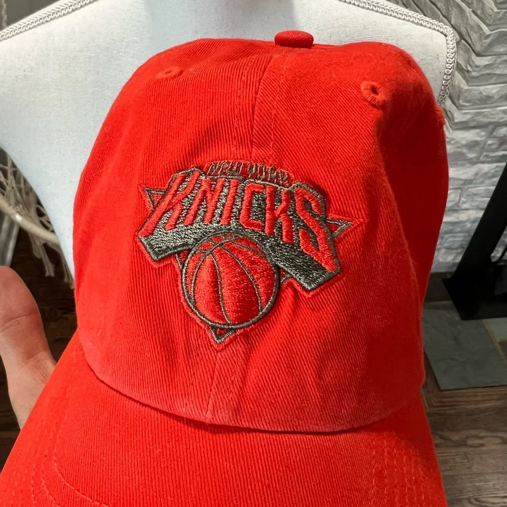 New York Knicks Baseball Hat - Picture 3 of 6